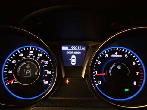 Used 2013 Hyundai Genesis 2.0T RWD image 4