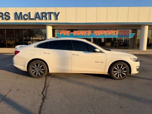 Used 2022 Chevrolet Malibu RS image 3