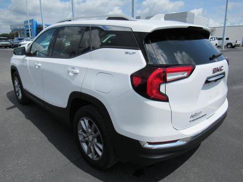 Certified 2024 GMC Terrain SLT FWD image 8