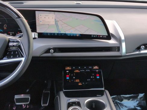 Used 2026 Cadillac Vistiq Sport image 30