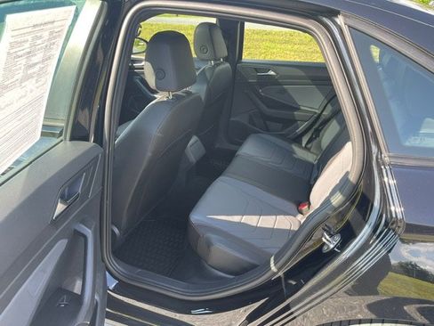 Used 2025 Volkswagen Jetta GLI Autobahn FWD image 13
