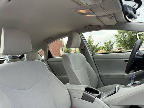 Used 2013 Toyota Prius Two FWD image 16