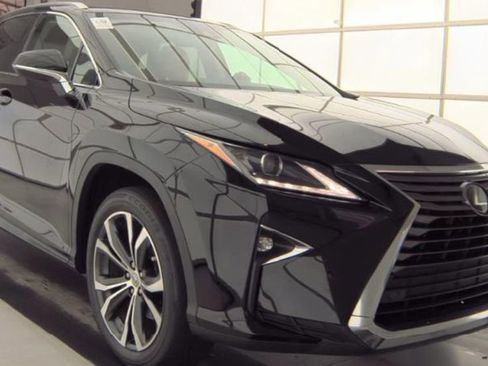 Used 2017 Lexus RX 350 FWD w/ Premium Package image 2