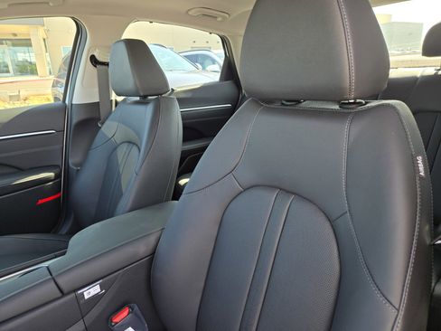 New 2025 Hyundai Sonata Limited image 14