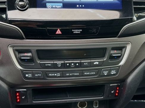 Used 2021 Honda Pilot Special Edition image 18