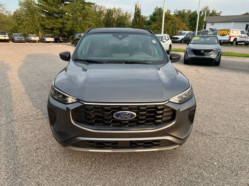 Used 2021 Ford Escape SE w/ Convenience Package AWD/4WD image 2