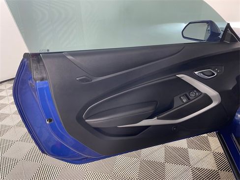 Used 2021 Chevrolet Camaro LT image 16