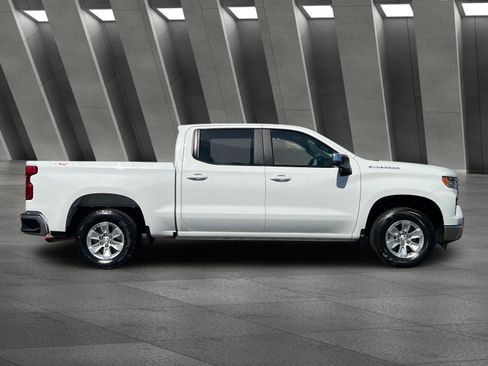 Used 2025 Chevrolet Silverado 1500 LT AWD/4WD image 3