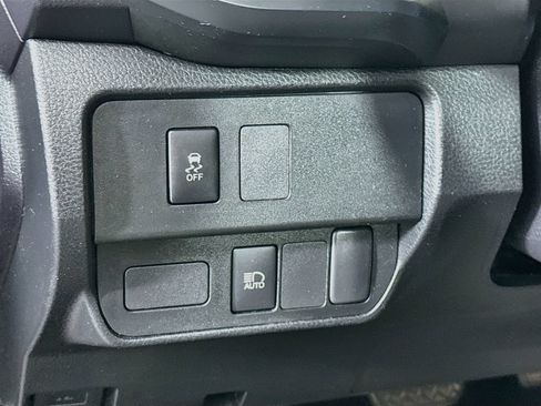 Certified 2020 Toyota Tacoma SR w/ SR Convenience Package AWD/4WD image 10