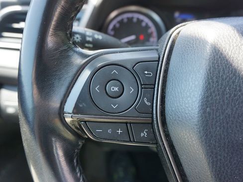 Used 2022 Toyota Camry SE FWD image 8