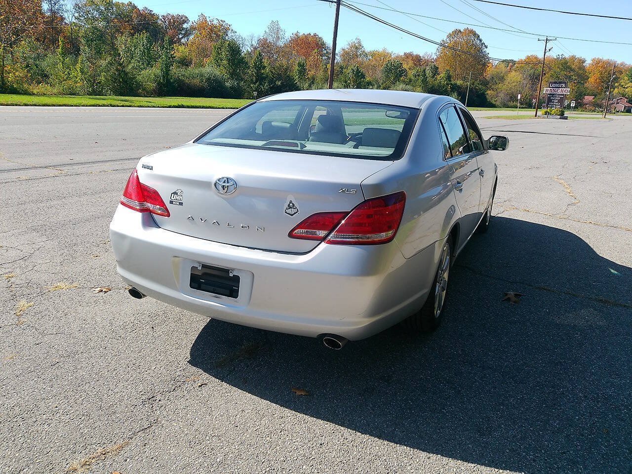 Used 2006 Toyota Avalon XLS FWD image 8