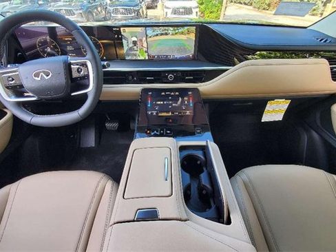 Certified 2025 INFINITI QX80 Pure image 16