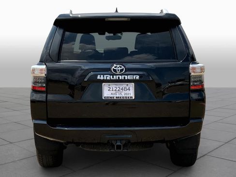 Used 2018 Toyota 4Runner SR5 Premium AWD/4WD image 6
