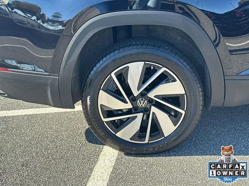 Used 2024 Volkswagen Atlas SE image 17