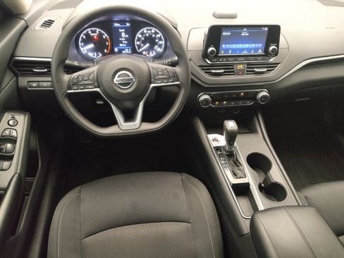 Used 2022 Nissan Altima 2.5 S FWD image 22