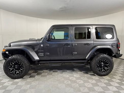 Used 2018 Jeep Wrangler Unlimited Sahara AWD/4WD image 2