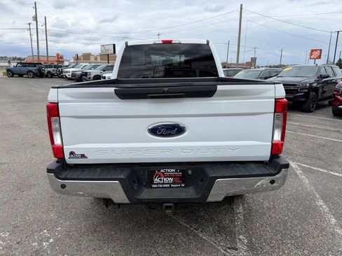 Used 2017 Ford F250 XLT w/ XLT Premium Package AWD/4WD image 4