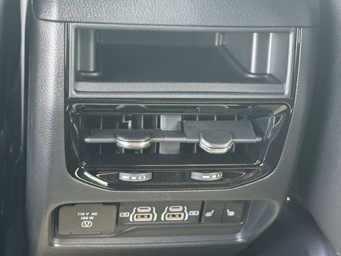 New 2025 Jeep Grand Cherokee Limited w/ Luxury Tech Group II image 34