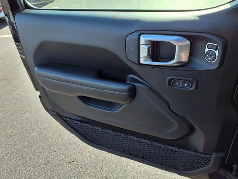 Used 2021 Jeep Wrangler Rubicon image 18