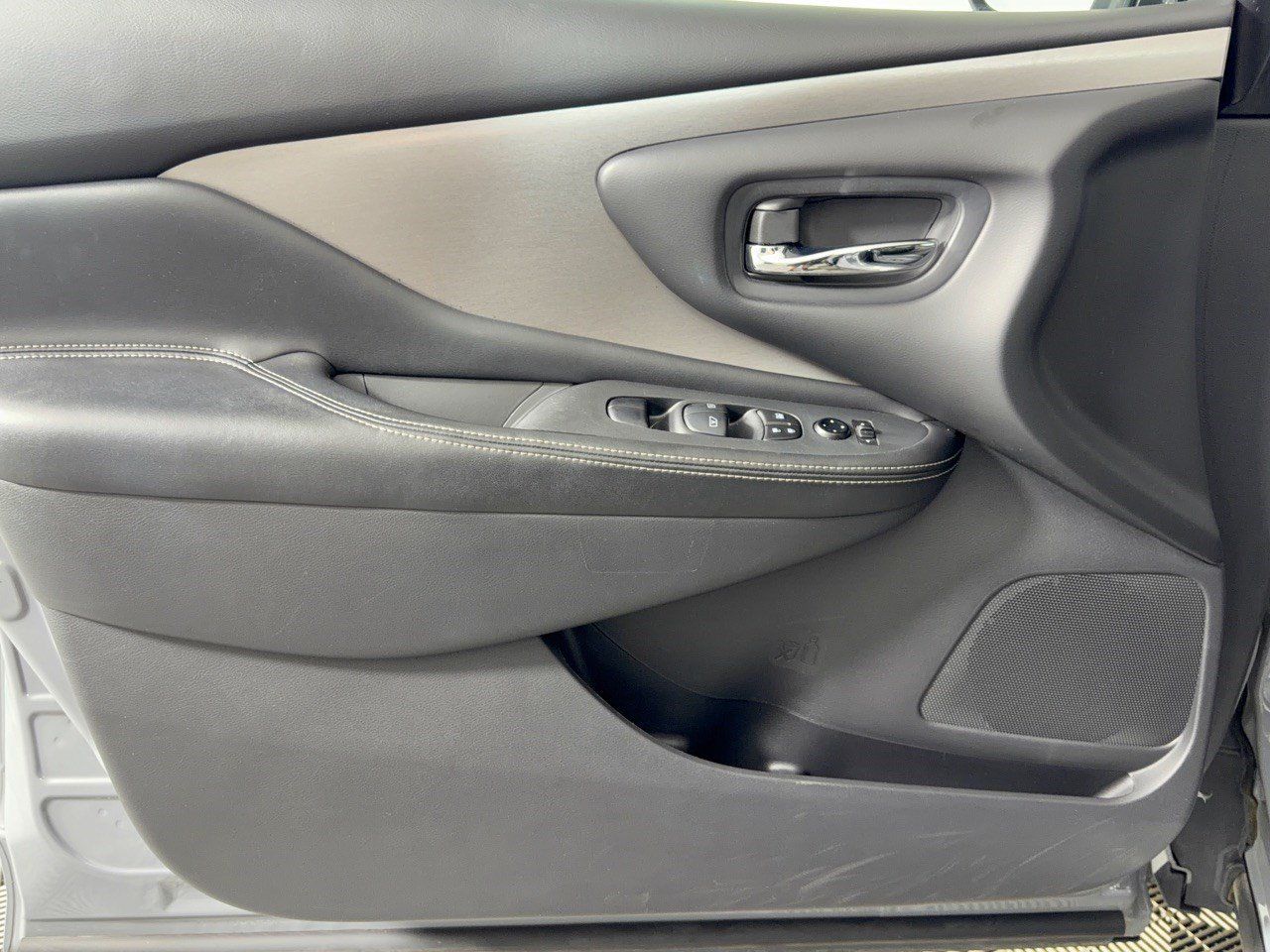 Used 2022 Nissan Murano SV w/ SV Midnight Edition Package FWD image 14