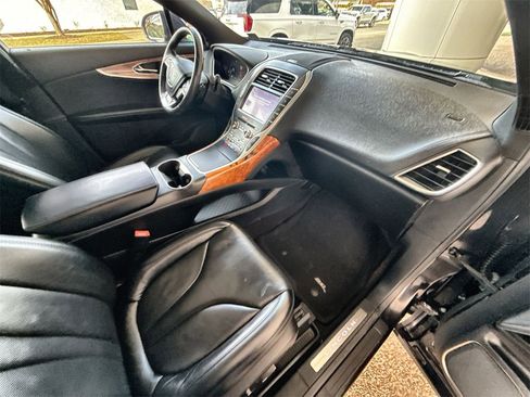 Used 2019 Lincoln Nautilus Reserve image 28