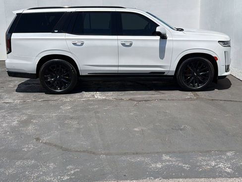 Certified 2023 Cadillac Escalade Premium Luxury w/ Performance Package AWD/4WD image 7
