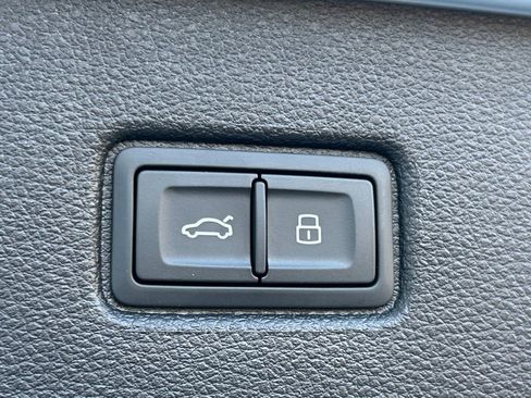 Used 2025 Audi Q7 3.0T Premium w/ Convenience Package image 59