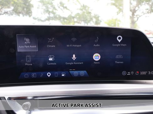 Used 2025 Cadillac Lyriq Luxury RWD image 5