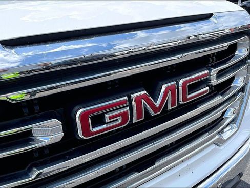 Used 2019 GMC Sierra 1500 SLT w/ SLT Premium Plus Package AWD/4WD image 3