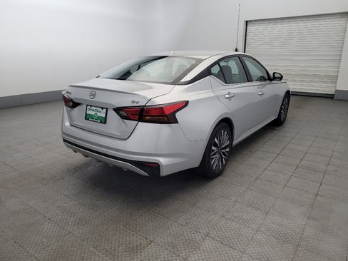 Used 2024 Nissan Altima 2.5 SV image 9