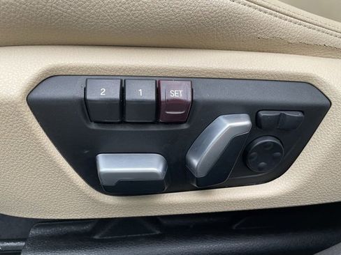 Used 2017 BMW 330i xDrive Sedan image 10