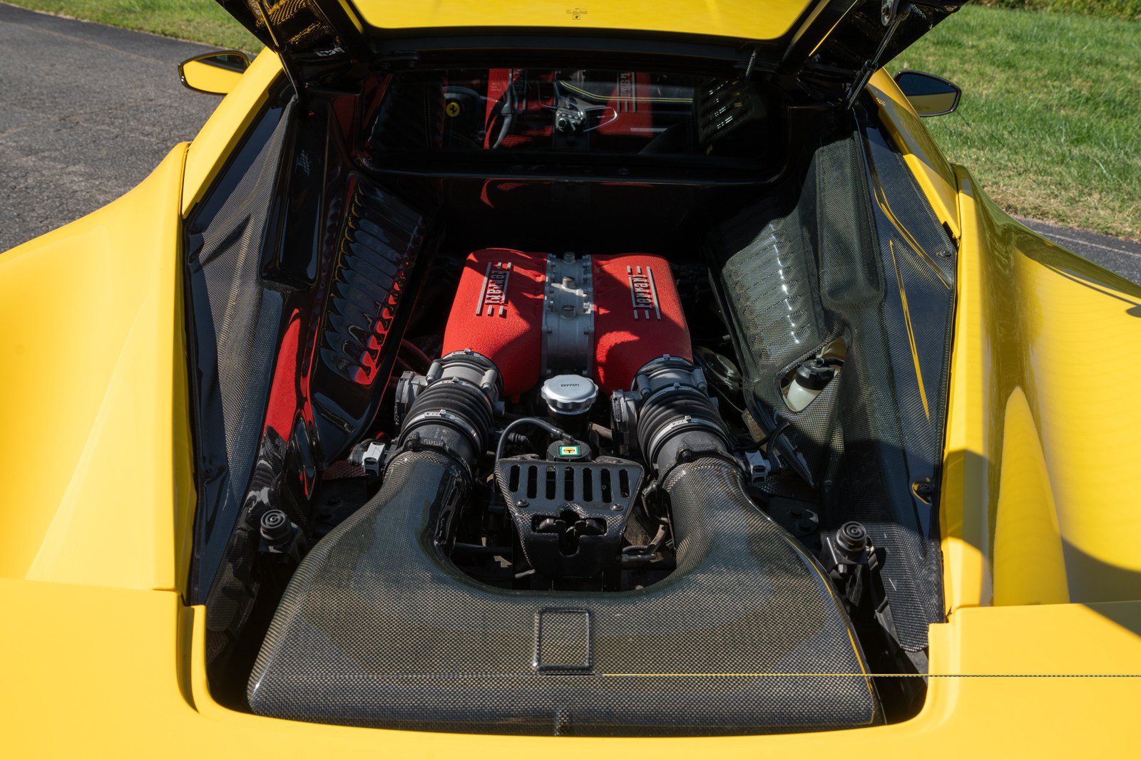 Used 2012 Ferrari 458 Italia Coupe RWD image 12