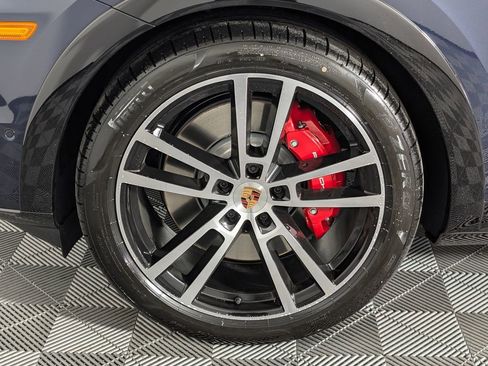 New 2026 Porsche Cayenne GTS image 11