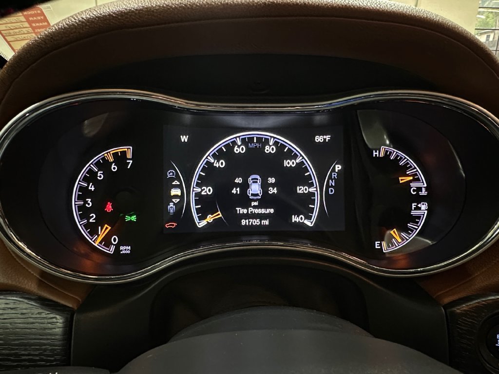 Used 2020 Jeep Grand Cherokee Summit AWD/4WD image 29