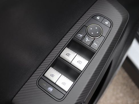 New 2025 Mitsubishi Outlander SE image 3