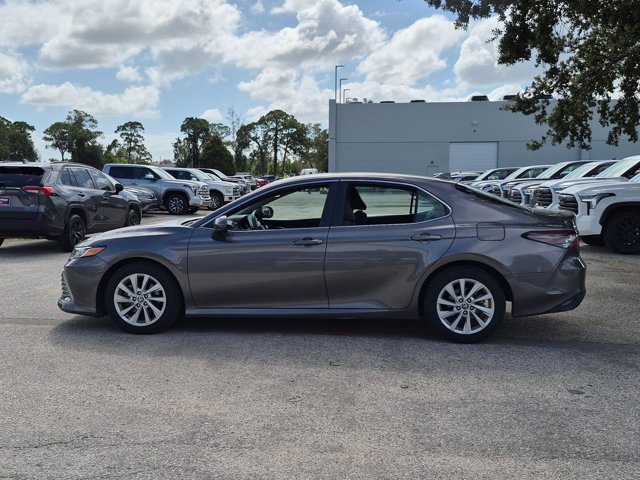 Used 2021 Toyota Camry LE FWD image 8