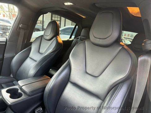 Used 2018 Tesla Model X 75D image 13