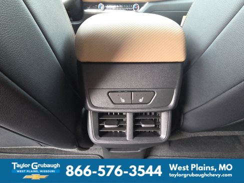 New 2027 Chevrolet Equinox ACTIV w/ Convenience Package III AWD/4WD image 29