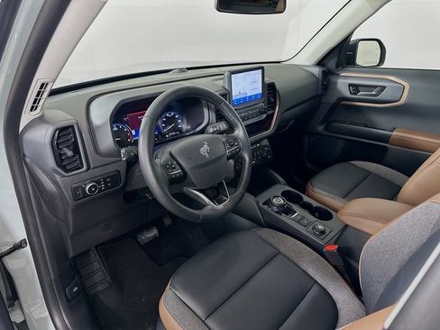 Used 2023 Ford Bronco Sport Outer Banks w/ Tech Package AWD/4WD image 9