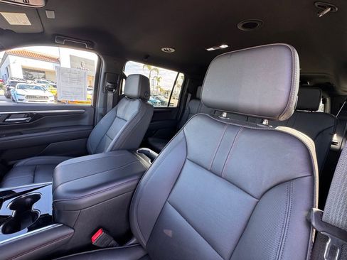 Used 2025 Chevrolet Suburban RST image 20
