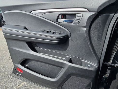 Used 2025 Honda Ridgeline RTL image 11