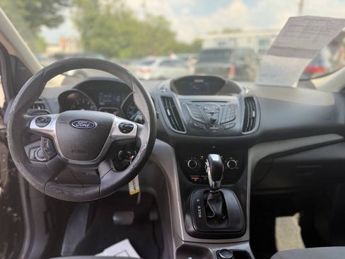 Used 2015 Ford Escape SE FWD image 21