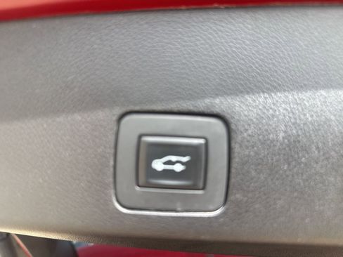 Used 2020 Buick Encore GX Essence w/ Advanced Technology Package image 27