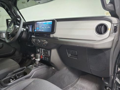 Used 2026 Jeep Wrangler Unlimited Sport AWD/4WD image 40