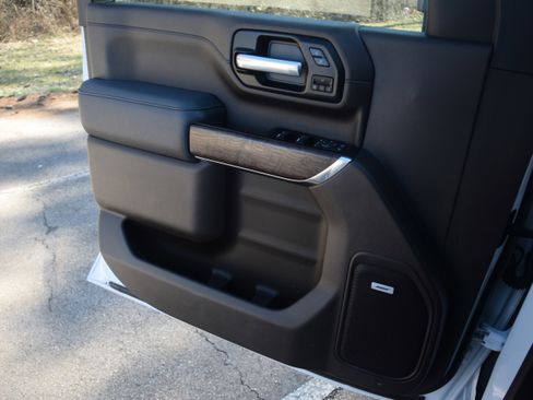 Used 2020 GMC Sierra 3500 Denali w/ Denali Ultimate Package image 18