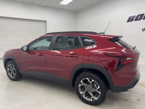 Used 2024 Chevrolet Trax LT image 7