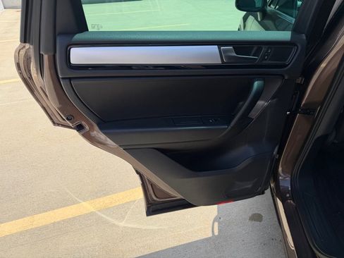 Used 2012 Volkswagen Touareg VR6 AWD/4WD image 18
