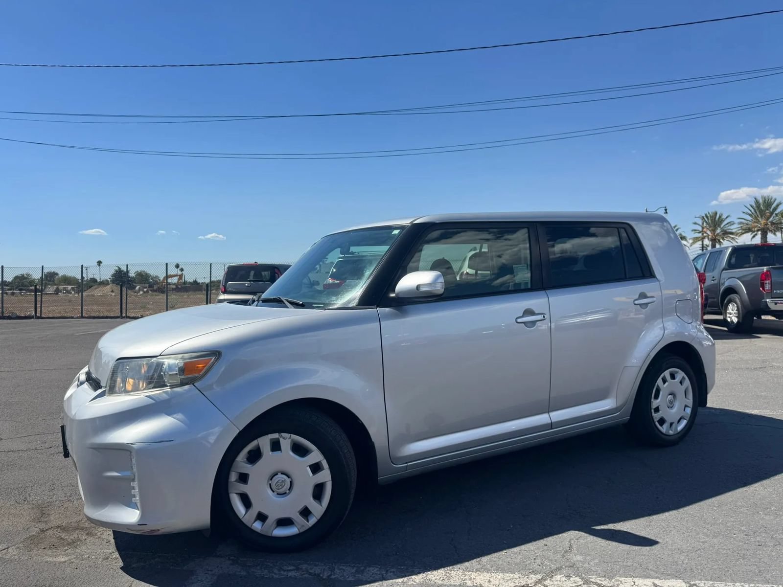 Used 2015 Scion xB FWD image 2