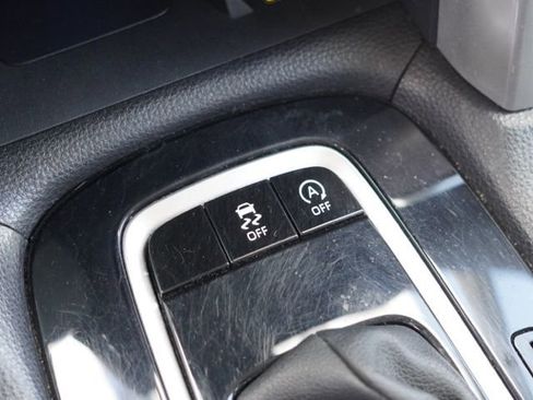 Certified 2023 Toyota Corolla Cross XLE w/ Convenience Package image 31