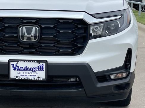 Used 2025 Honda Passport EX-L image 8